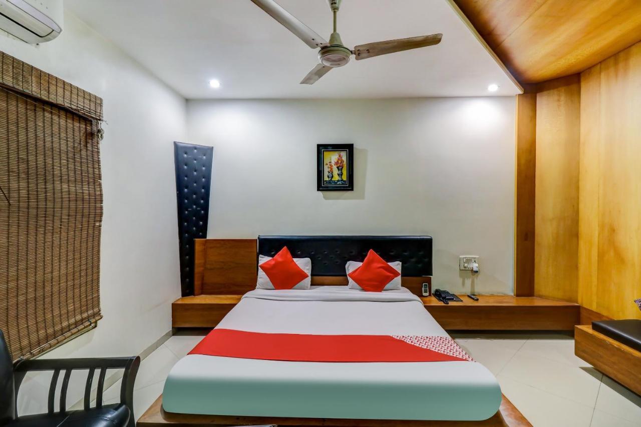 Oyo 61861 Hotel Dream Palace Durg Bagian luar foto