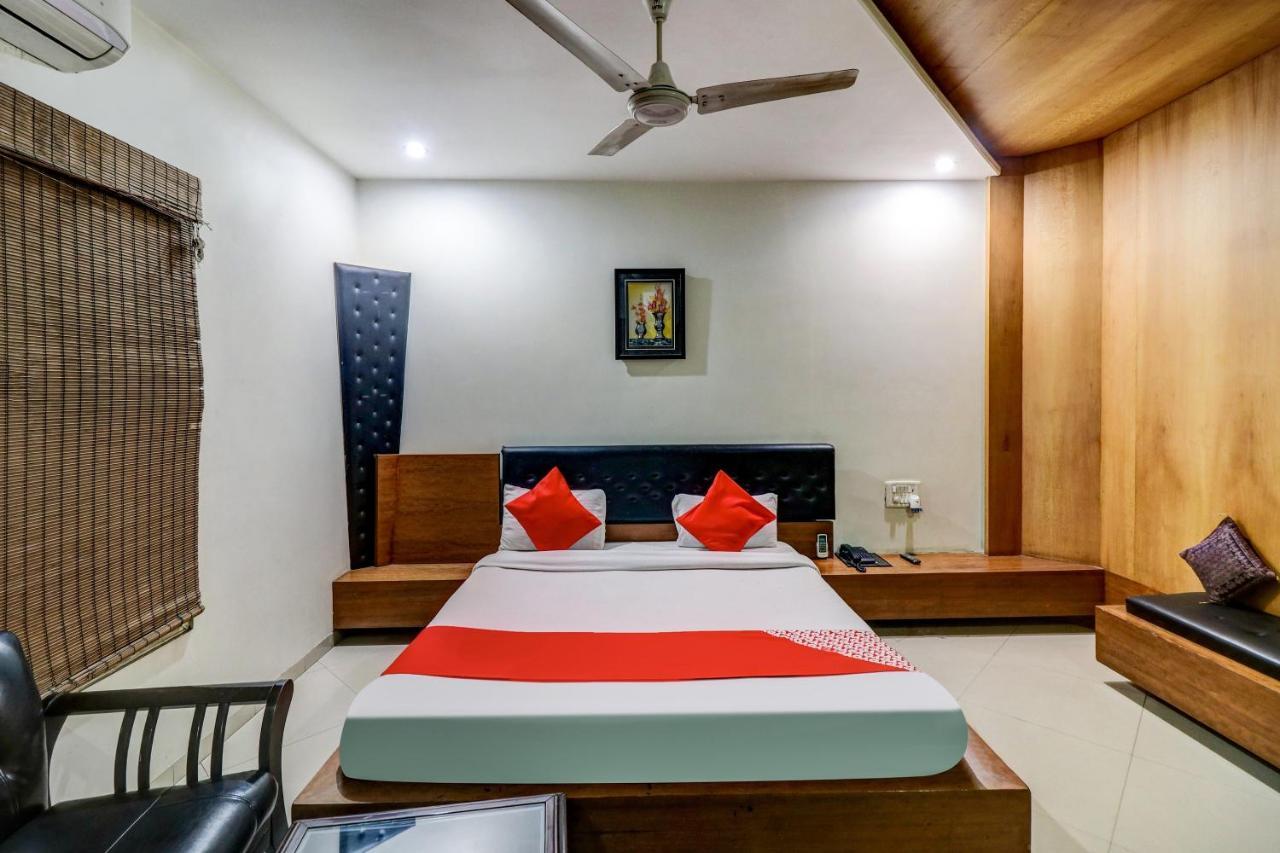 Oyo 61861 Hotel Dream Palace Durg Bagian luar foto